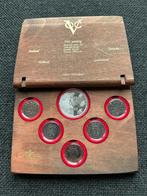 Nederland. Muntset 400 Jaar V.O.C. gemaakt van scheepshout, Postzegels en Munten, Munten | Nederland