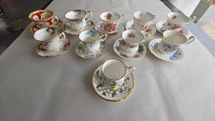 Koffieservies (10) - Porselein, Goud - Set van 10 kop en, Antiek en Kunst, Antiek | Meubels | Tafels