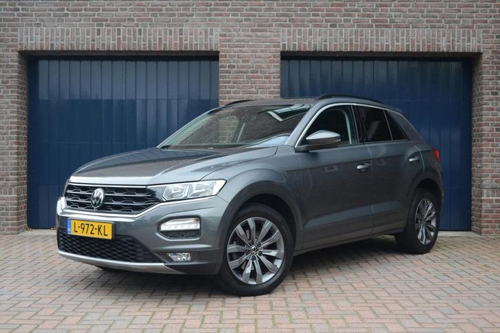 Zakelijke Lease |  Volkswagen T-Roc 1.0 TSI Style, Auto's, Volkswagen, Onderhoudsboekje, Lease, Zwart, Handgeschakeld, SUV of Terreinwagen