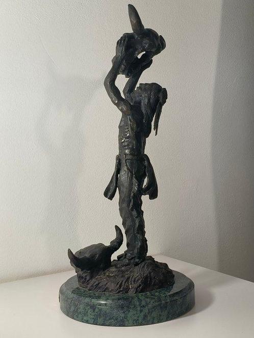 After Frederic Remington (1821 - 1909) - sculptuur,, Antiek en Kunst, Antiek | Keramiek en Aardewerk
