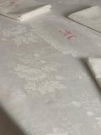 Tafelkleed (4) - 179 cm - 157 cm - Tafelkleed met 3, Antiek en Kunst, Antiek | Kleden en Textiel