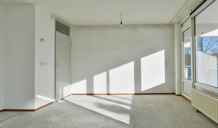 Te Huur Studio Theresiastraat In Den Haag, Huizen en Kamers, Kamers te huur, 20 tot 35 m², Den Haag