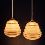 Plafondlamp (2) - Verguld messing, Opaline glas - Een paar, Antiek en Kunst, Antiek | Lampen