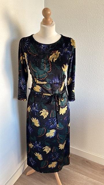 Velvet midi jurk King Louie L, Kleding | Dames, Jurken, Onder de knie, Zwart, Maat 42/44 (L), Zo goed als nieuw