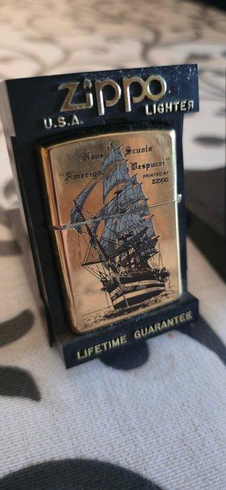 Zippo - Classic Zippo - Aansteker - Emaille, Messing - (2), Verzamelen, Rookartikelen, Aanstekers en Luciferdoosjes