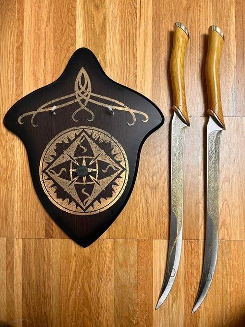 Lord of the Rings - Set of replica Legolas knives, on wall, Verzamelen, Film en Tv