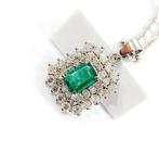 Ketting met hanger - 18 karaat Witgoud - 2.30ct. tw. Smaragd, Sieraden, Tassen en Uiterlijk, Antieke sieraden