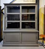 Prachtige Vitrinekasten One of a kind, Nieuw