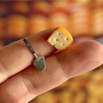 1:12 Stuk kaas met kaasschaaf - Handgemaakt - Poppenhuis