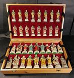 Nigri - Schaakspel - Ingleses Vs Normandos Gran Tamaño -, Antiek en Kunst