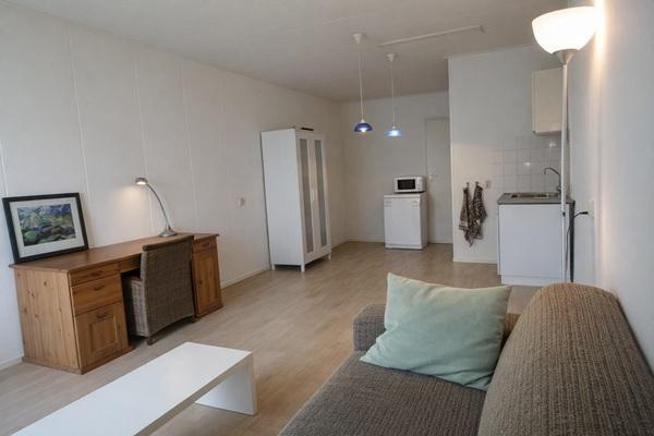 Studio Oude Herengracht in Leiden, Huizen en Kamers, Kamers te huur, 20 tot 35 m², Leiden