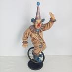 Jun Asilo - Beeld, Clown met eenwieler - 5 kg - 74 cm -