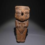 Chancay, Peru, Terracotta Figuur. 20 cm H. 1000 - 1400