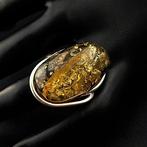 Unieke fossiele ring van BALTISCHE AMBER – Stralende, oude, Antiek en Kunst, Curiosa en Brocante