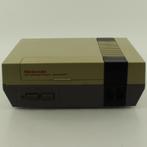 Nintendo NES met 2 Controllers en Zapper, Spelcomputers en Games, Spelcomputers | Overige, Ophalen of Verzenden, Nieuw