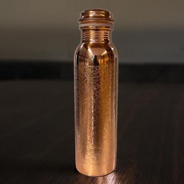 Puur Koperen Waterfles Bloempatroon ± 1 liter beschikbaar voor biedingen