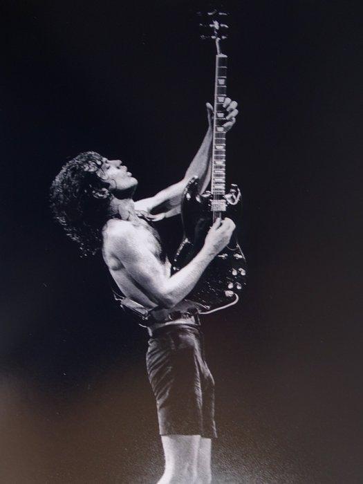 Peter Hankfield - Angus Young AC/DC, Antiek en Kunst, Kunst | Designobjecten