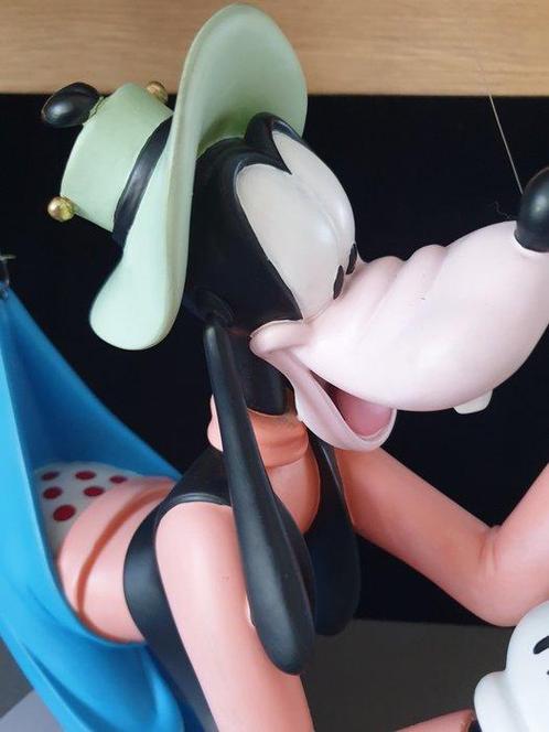 Beeld, Beeld Walt Disney original collectors item - Goofy, Verzamelen, Disney