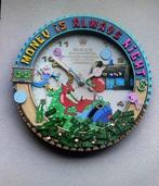 QS:98 (XX) - Money is always right