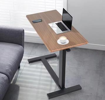 Overbed Tafel op Wielen – Verstelbaar, Industrieel Design ( beschikbaar voor biedingen