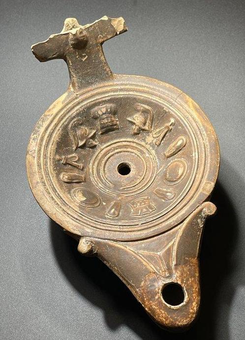 Oud-Romeins Terracotta Grote, uiterst interessante lamp met, Verzamelen, Mineralen en Fossielen