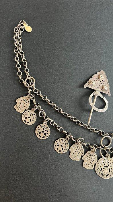 Zonder Minimumprijs - Borstornament Zilver - Tunesië Berber, Antiek en Kunst, Kunst | Niet-Westerse kunst