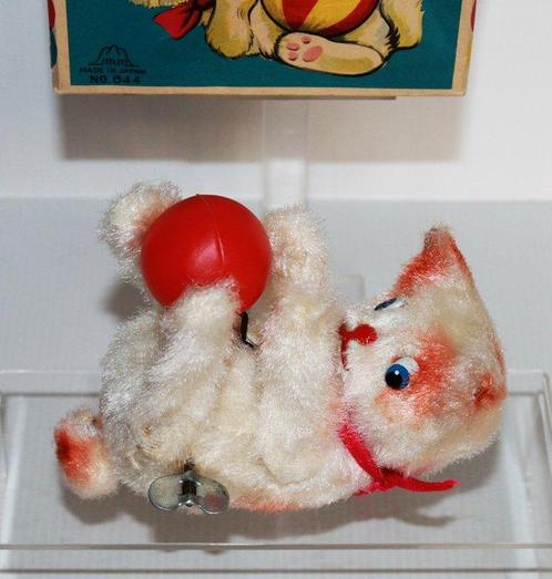 M.M. (Fuyi Press Kogyosho) - Speelse kat met bal opwindbaar, Antiek en Kunst, Antiek | Speelgoed