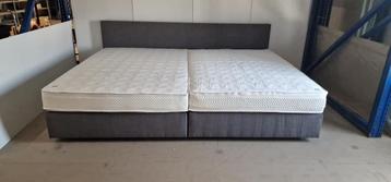 Boxspring 280x200 cm magazijn verkoop beschikbaar voor biedingen