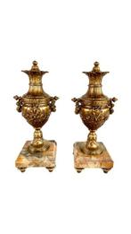 Vaas (2) - Marmer, Zinklegering - Set van twee cassoletten