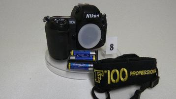 Nikon F100 + boxed MB-15 battery pack | Analoge camera beschikbaar voor biedingen