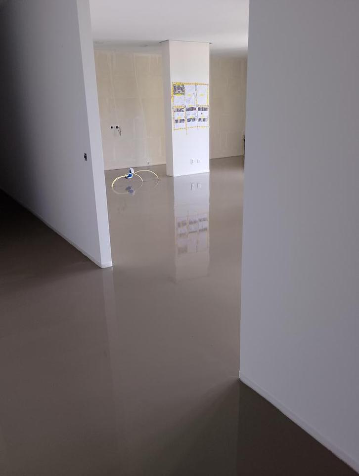 Egaliseren v.a. 9,95 inclusief 3mm materiaal, Diensten en Vakmensen, Vloerleggers en Parketteurs, Houten vloeren, Laminaat of Parket