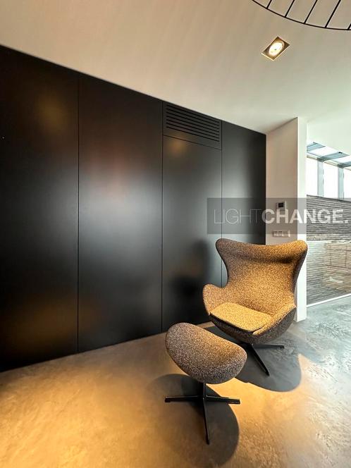 Fritz Hansen EGG Chair met Foot Stool in stof of leder NIEUW, Huis en Inrichting, Fauteuils, Nieuw, Leer, Metaal, Stof