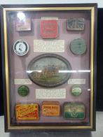 Collectie van memorabilia - Een vitrinekast met, Antiek en Kunst