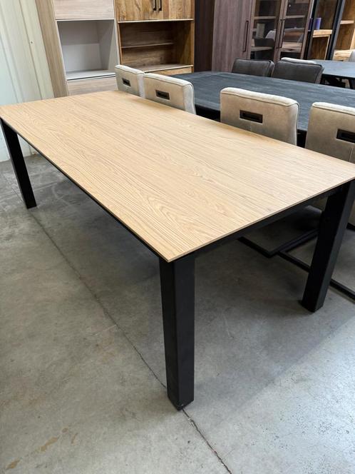 Derby eettafel uitschuifbaar, kleur blond oak, Huis en Inrichting, Tafels | Eettafels, Nieuw, Metaal, Overige materialen