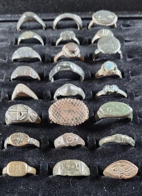 Ancien Roman to Medieval Brons, Lot of 24 Ring (Zonder, Sieraden, Tassen en Uiterlijk, Antieke sieraden
