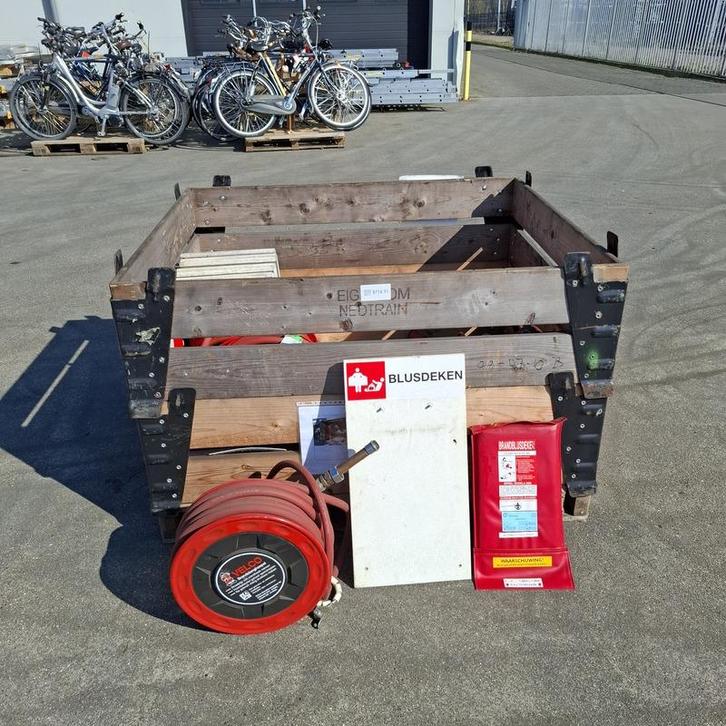 (NS materiaal) Brandhulpmiddelen, Huis en Inrichting, Brandblussers en Brandkasten