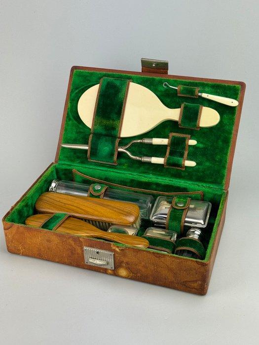 Vintage Toiletset - Leder, Metaal, Glas - Mannelijk met, Antiek en Kunst, Curiosa en Brocante