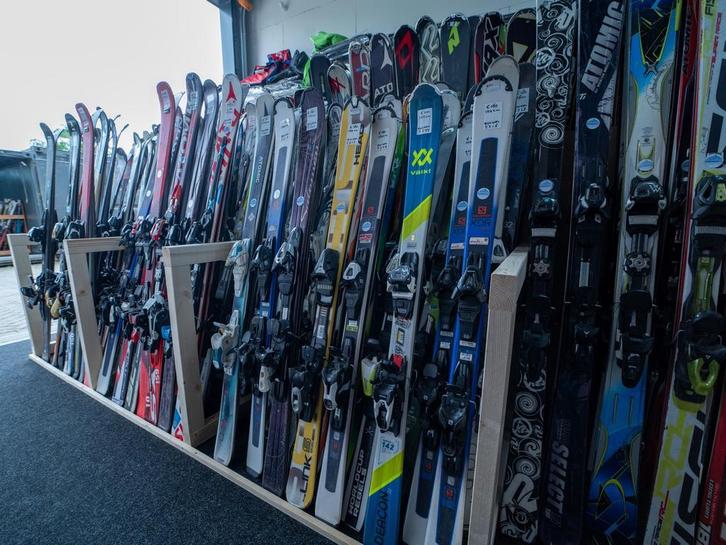 Skis en skischoenen || Alle maten || Ski-outlet Purmerend, Sport en Fitness, Skiën en Langlaufen, Skiën, Carve, Zo goed als nieuw