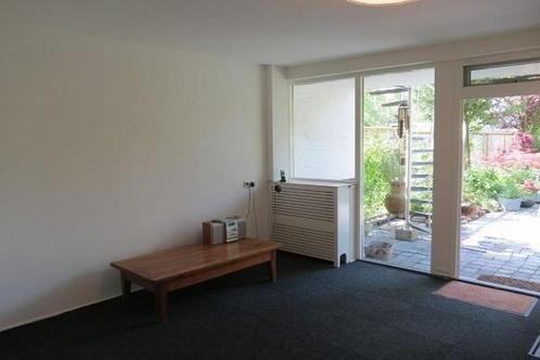 Studio Meidoornlaan in Vianen, Huizen en Kamers, Kamers te huur, 20 tot 35 m², Overige regio's