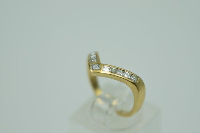 Ring - 18 karaat Geel goud Diamant (Natuurlijk), Sieraden, Tassen en Uiterlijk, Ringen