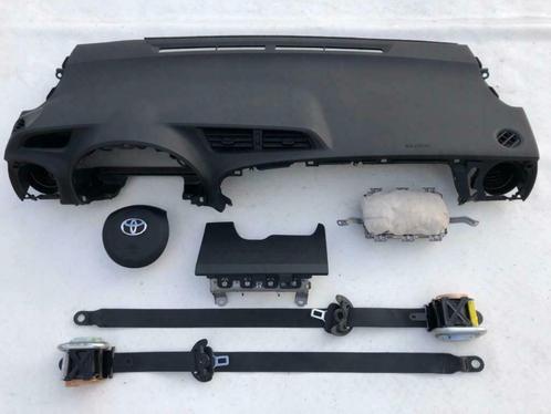 Toyota Yaris III 3 Airbagset + dashboard (airbag set), Auto-onderdelen, Dashboard en Schakelaars, Gebruikt, Toyota, Ophalen of Verzenden
