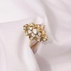 Vintage gouden ring met zirconia (geelgoud, damesring), Gebruikt, Overige kleuren, Ophalen of Verzenden, Kleiner dan 17