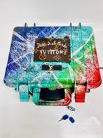 Vanessa Fodera (1981) - DANS QUEL MONDE VUITTON ! NO WAR