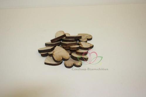 Harten hout 3, 5 cm. Zak 50 stuks NATUREL Hartjes Hout, Hobby en Vrije tijd, Knutselen, Nieuw, Ophalen of Verzenden