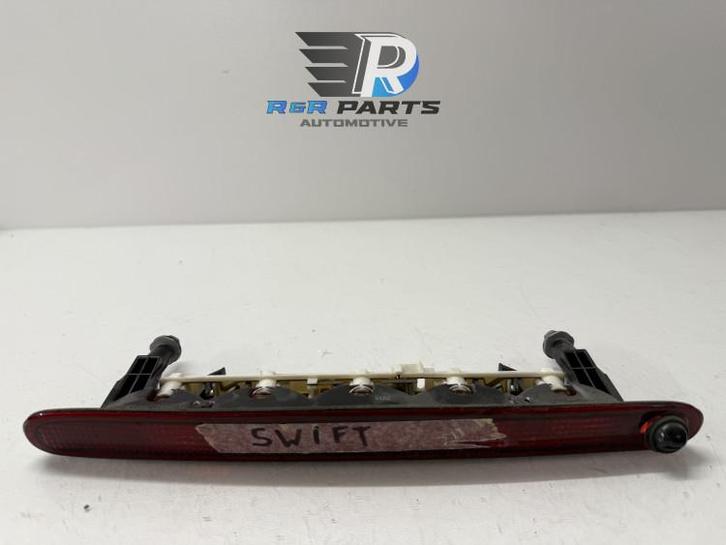 Derde remlicht - Rood - Suzuki Swift IV - OEM: 35810-63..., Auto-onderdelen, Remmen en Aandrijving, Nieuw, Verzenden