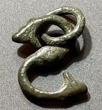 Viking periode Brons Zoomorphische S-vormige amulet-hanger, Antiek en Kunst