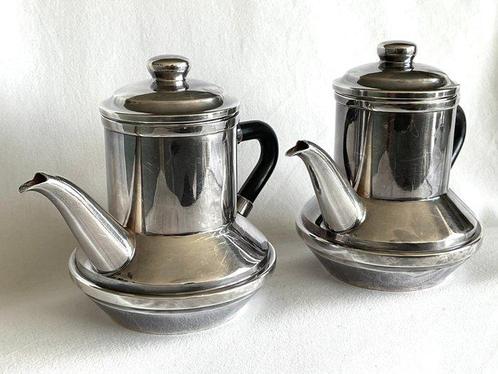 Twee elegante verzilverde theepotjes - Theepot - Verzilverd, Antiek en Kunst, Antiek | Meubels | Tafels