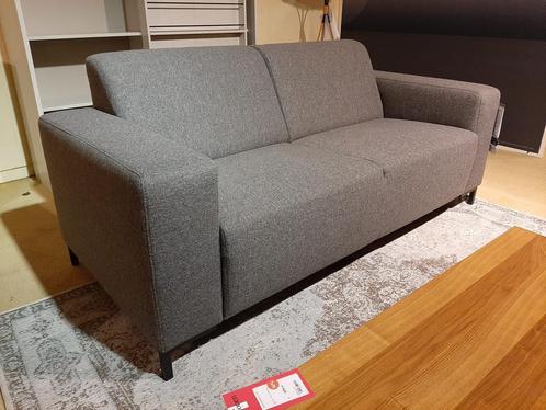 2,5 zitsbank Alpa pocketvering antraciet **SHOWROOMMODEL**, Huis en Inrichting, Banken | Bankstellen, Nieuw, Stof