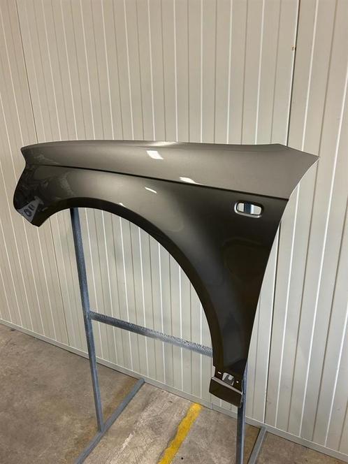 Spatbord linksvoor Audi A3 (8P1) (2003-2012)EISSILBER(LX7W), Auto-onderdelen, Carrosserie en Plaatwerk, Nieuw, Audi, Voor, Links