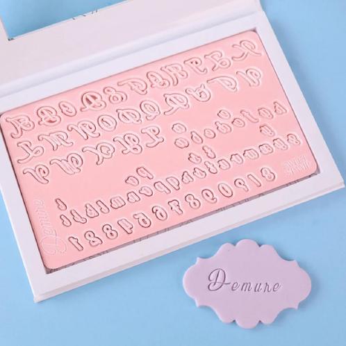 Sweet Stamp Demure Letters & Cijfers Set, Hobby en Vrije tijd, Taarten en Cupcakes maken, Nieuw, Verzenden